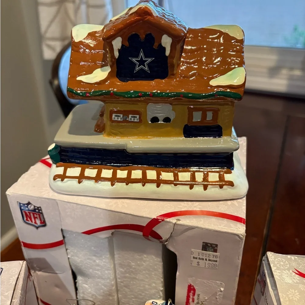 Vintage Dallas Cowboys Christmas Village Ceramic House and 2 Ornaments NIB